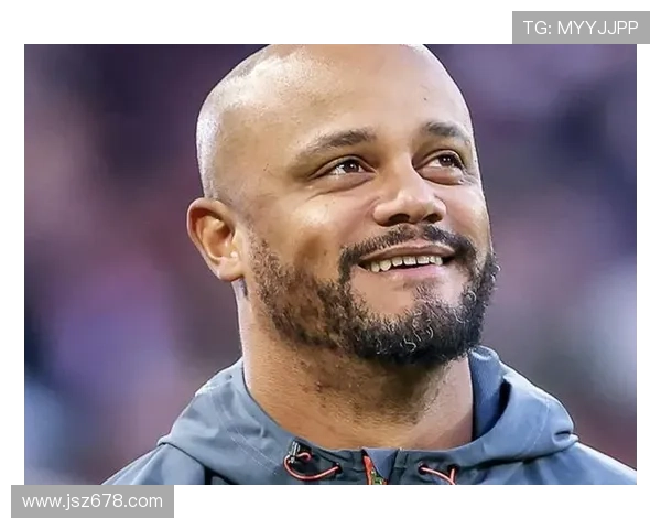 孔帕尼邀家属聚会增强队凝聚力